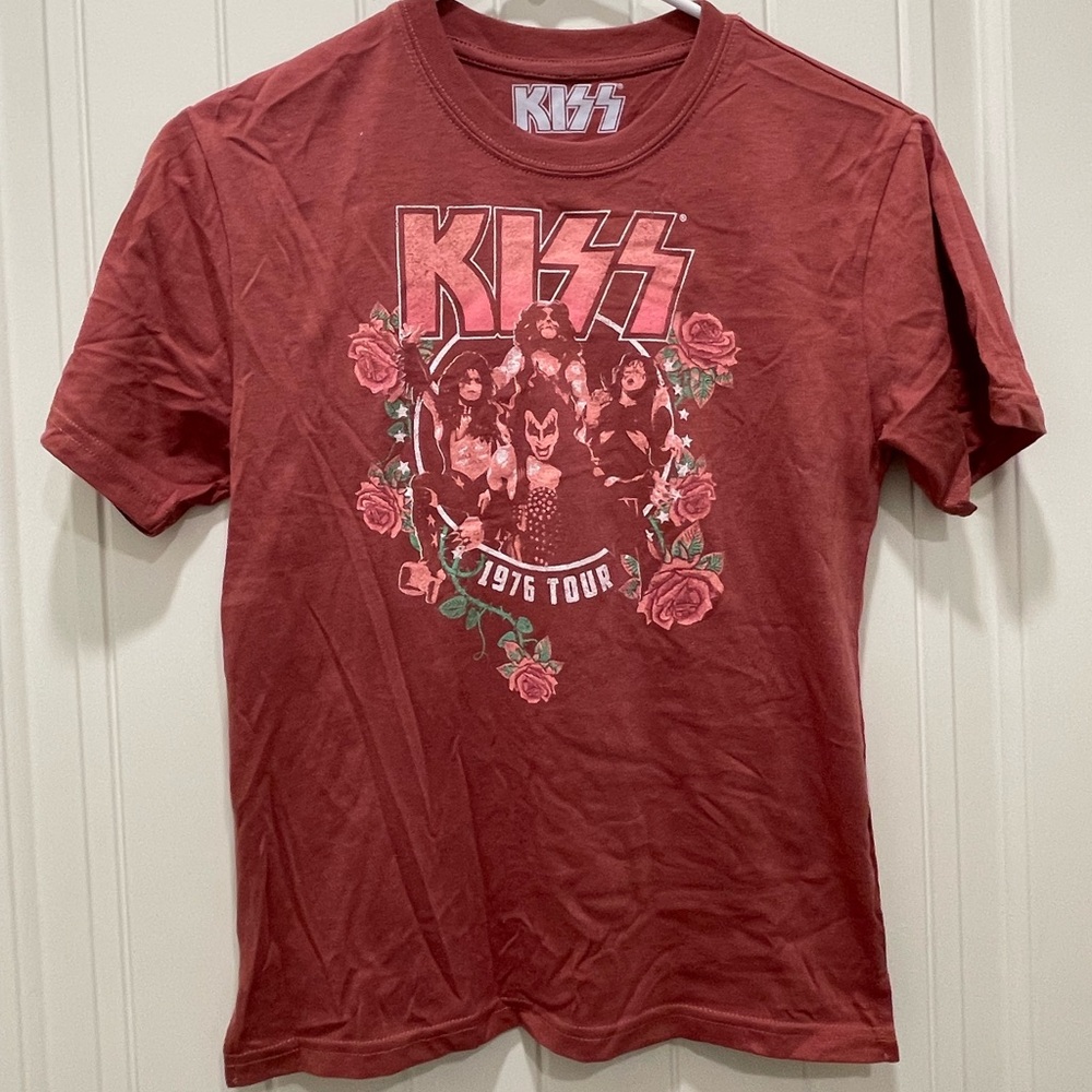 Kiss Vintage Red Graphic Tee